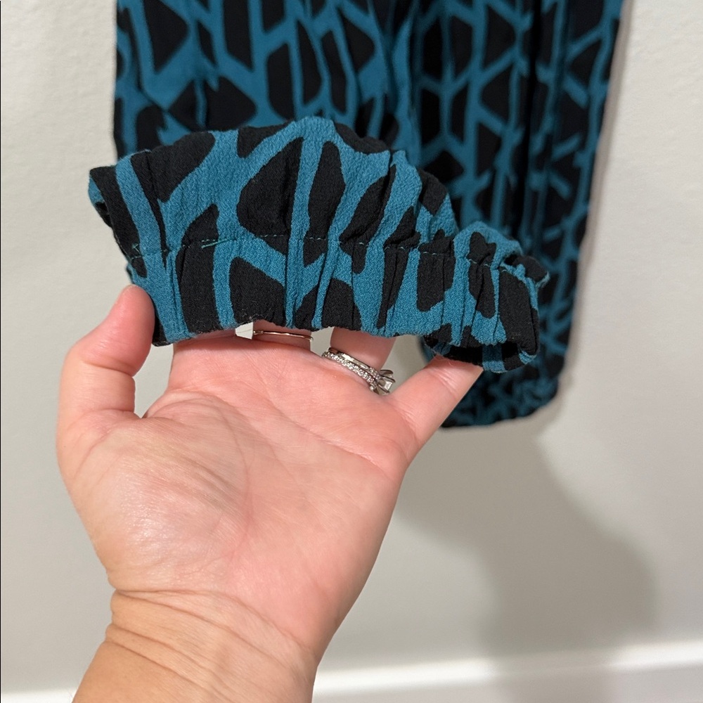 Geometric Black and Blue Jumpsuit - Picture 4 of 6
